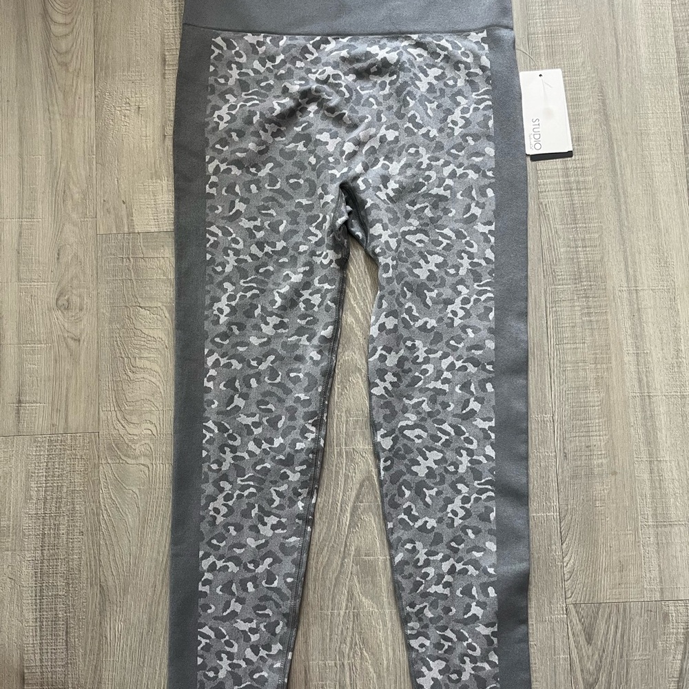 SPLENDID STUDIO Leggings NWT
